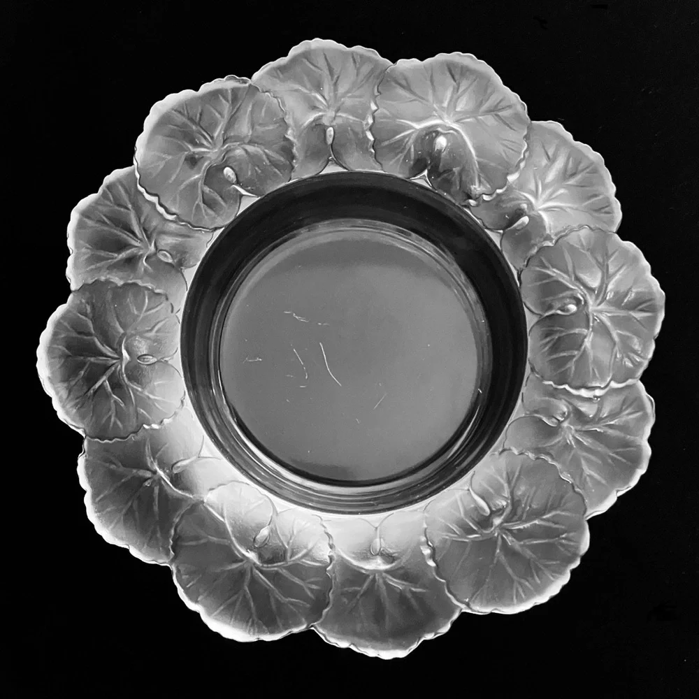 LALIQUE 8.5 Inch HONFLEUR BOWL / Some Scratches / FINE FRENCH CRYSTAL / Geranium - Picture 1 of 11